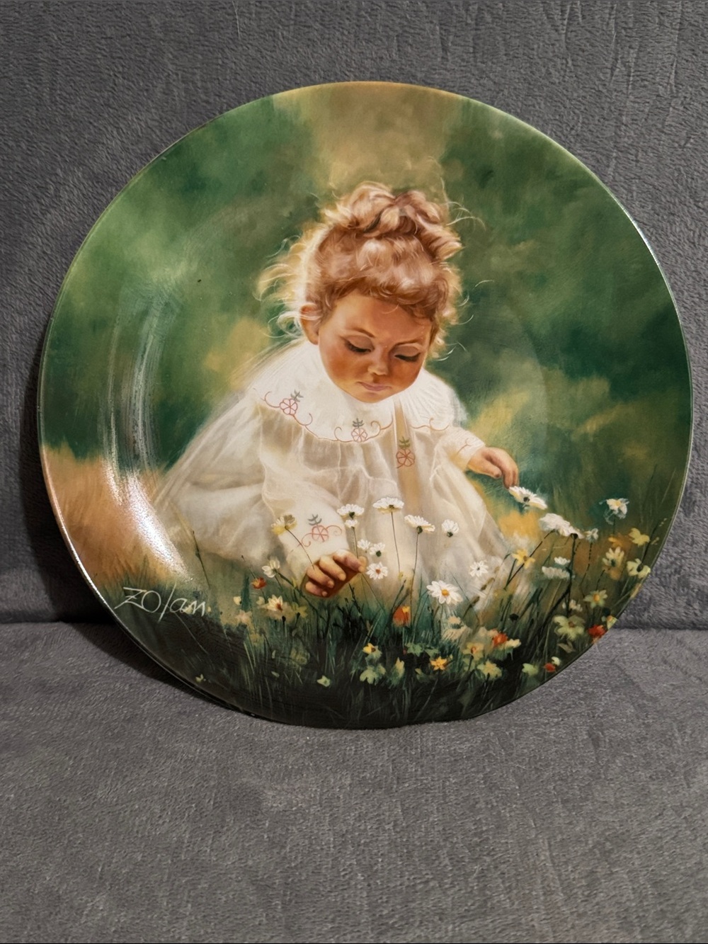 Decorative Collector Plate - Spring Innocence